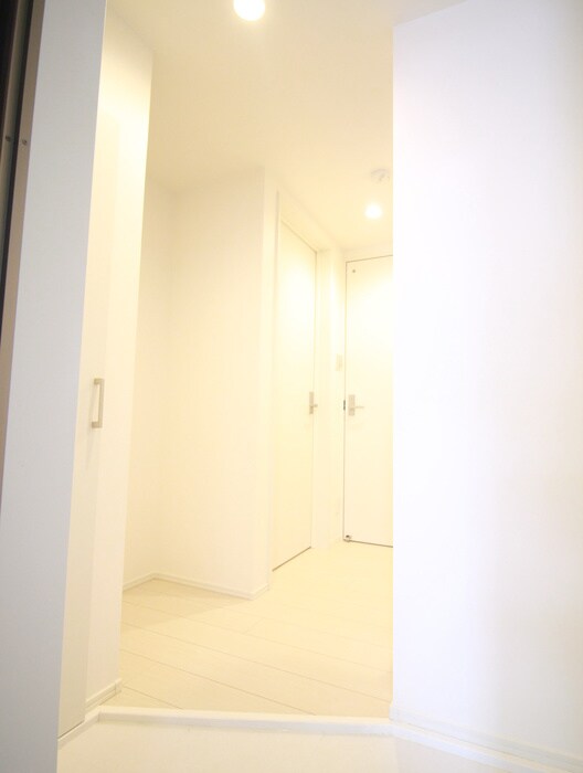 物件内観写真7　(玄関)