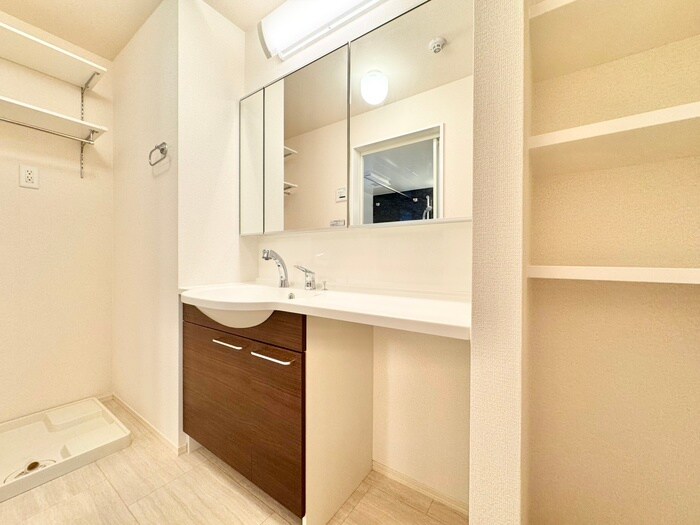 物件内観写真11　(洗面)