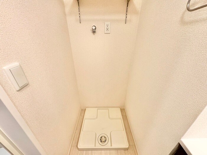 物件内観写真12　(洗濯機置場)