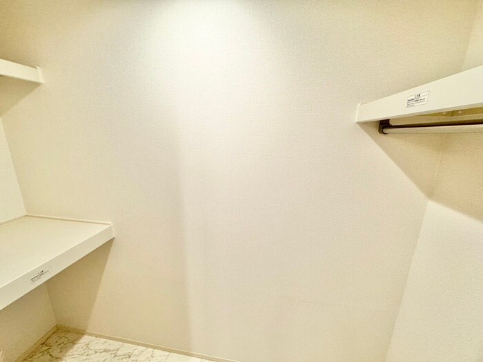 物件内観写真13　(収納)