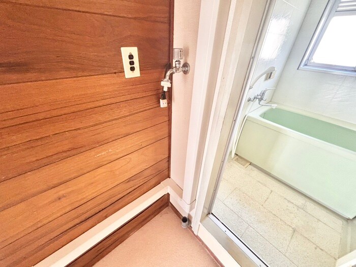 物件内観写真10　(洗濯機置場)