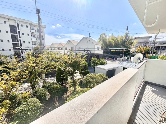 物件内観写真22　(室内からの展望)