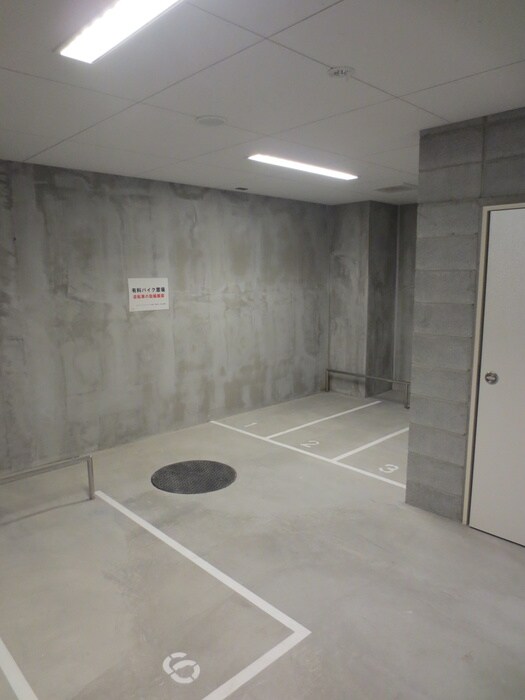 物件外観写真3　(駐輪場)