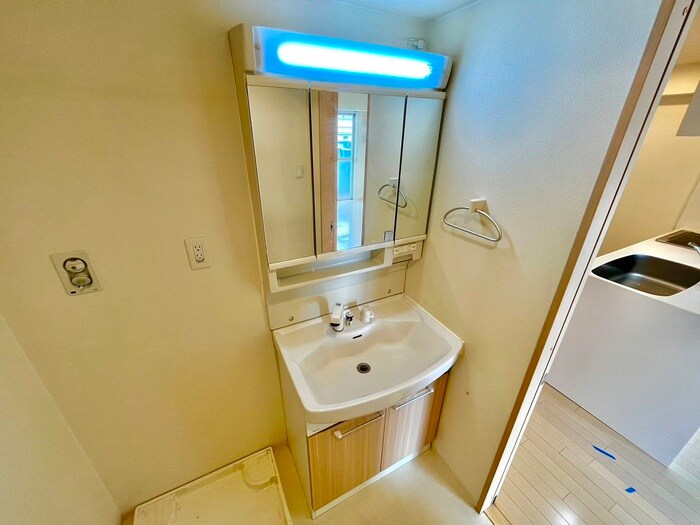 物件内観写真8　(洗面)