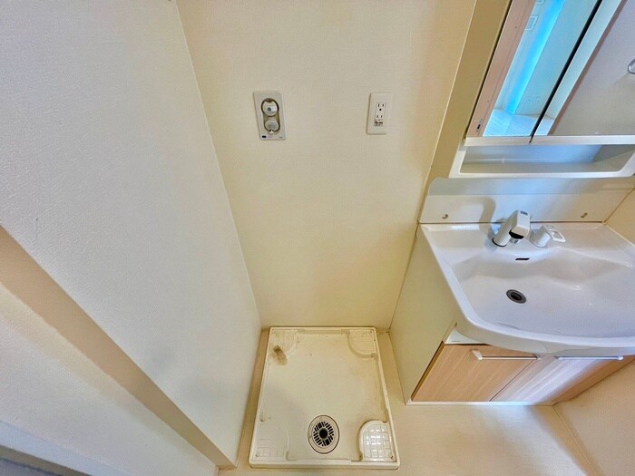 物件内観写真11　(洗濯機置場)