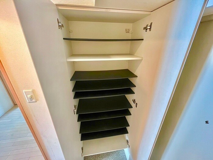 物件内観写真16　(靴箱)