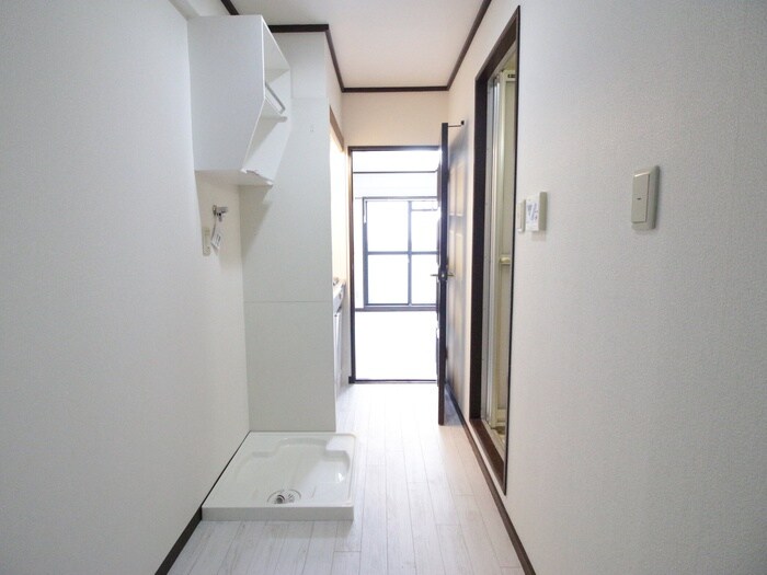 物件内観写真20　(廊下)