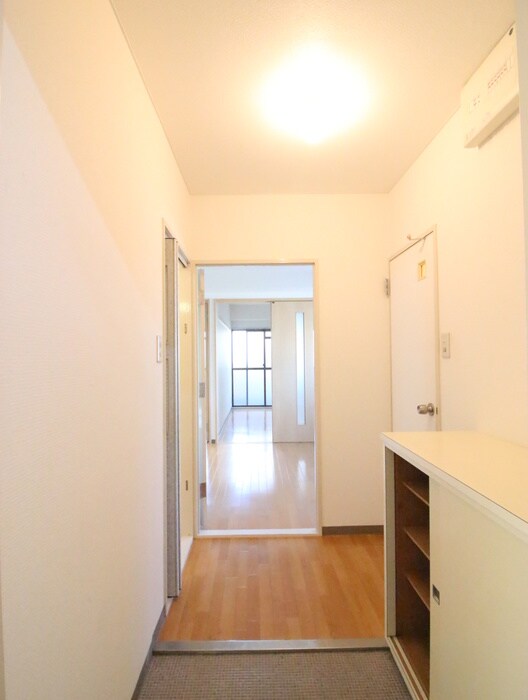 物件内観写真18　(玄関)