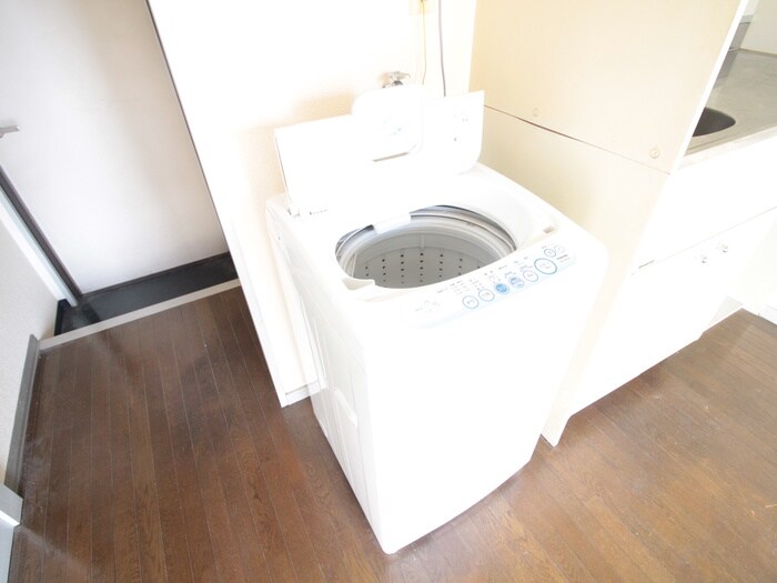 物件内観写真12　(洗濯機置場)