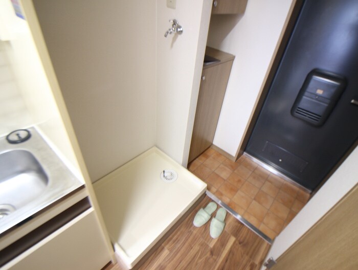 物件内観写真11　(洗濯機置場)