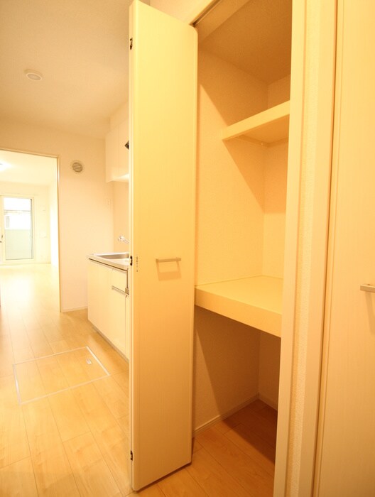 物件内観写真8　(収納)