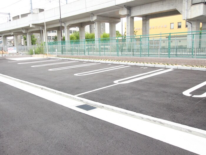 物件外観写真4　(駐車場)