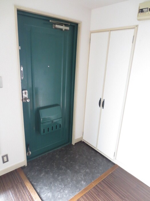 物件内観写真12　(玄関)