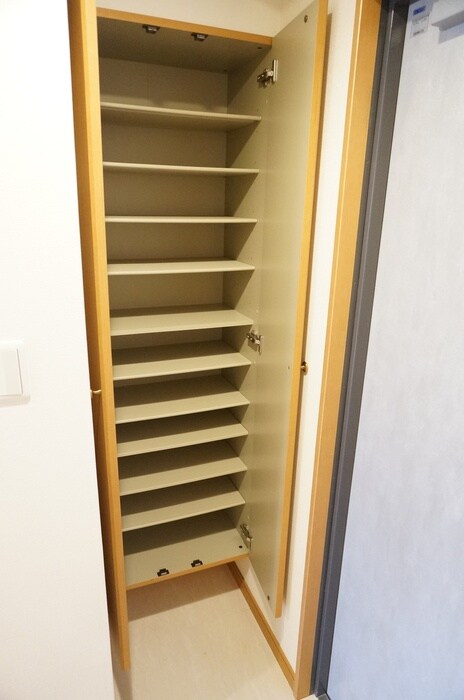 物件内観写真12　(靴箱)