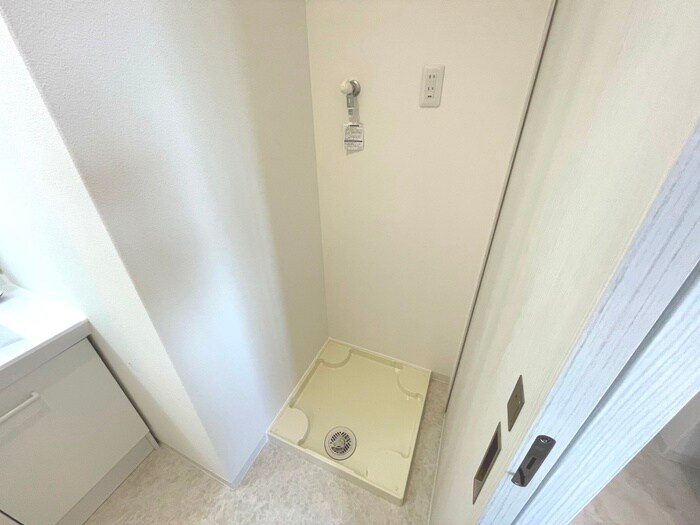 物件内観写真9　(洗濯機置場)