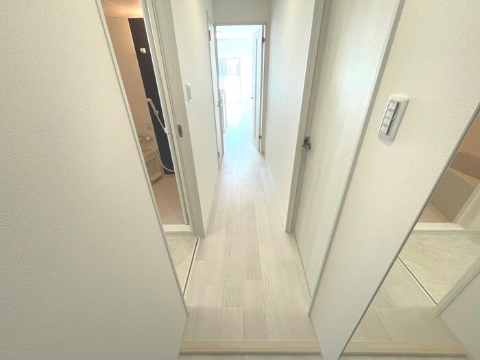 物件内観写真12　(廊下)
