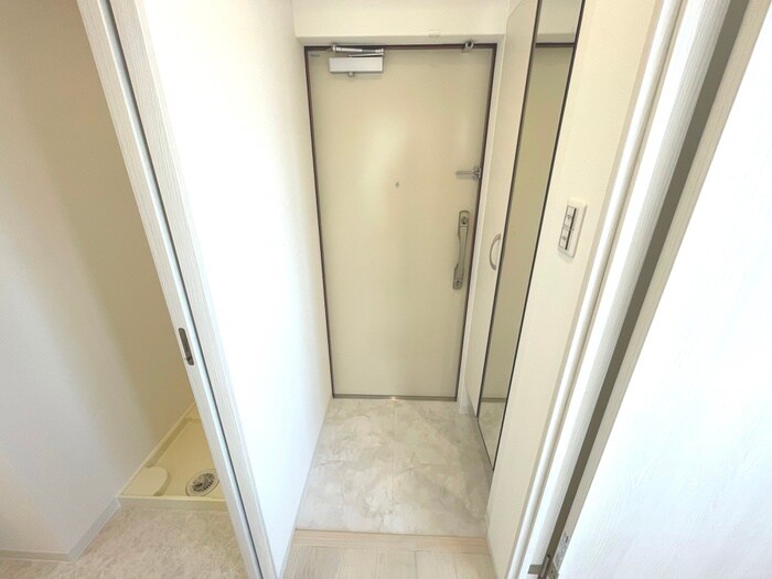 物件内観写真12　(玄関)
