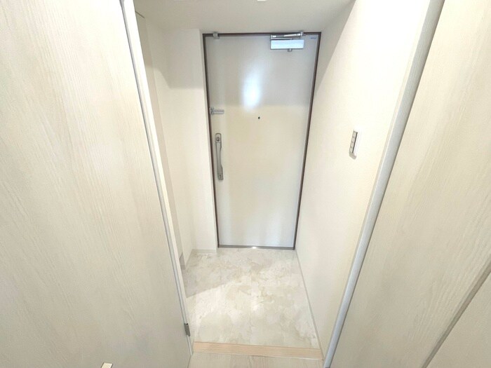 物件内観写真12　(玄関)