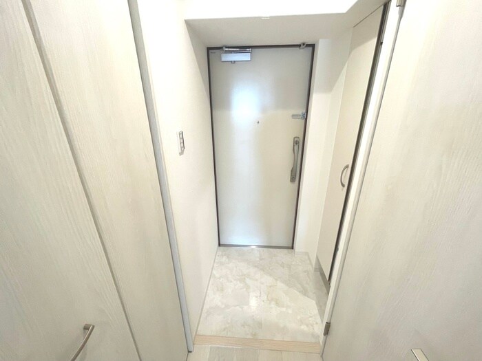 物件内観写真12　(玄関)