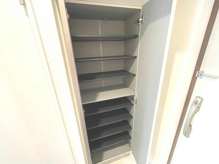 物件内観写真13　(靴箱)