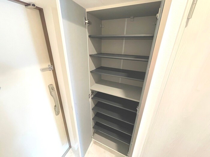 物件内観写真13　(靴箱)