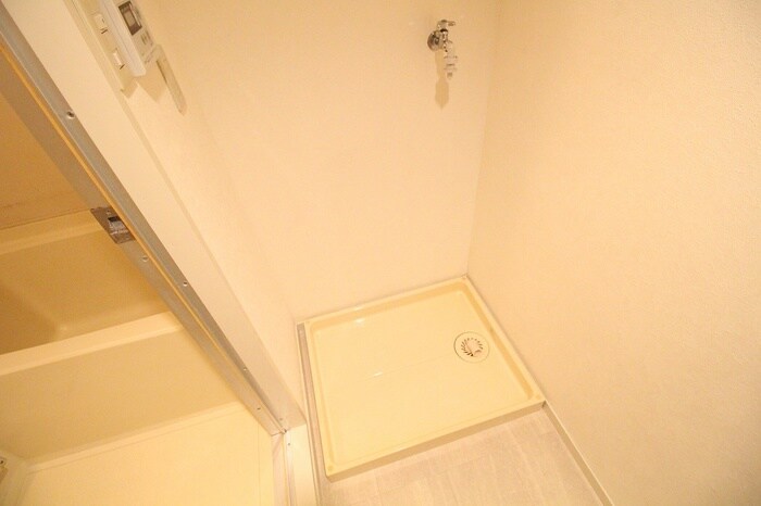 物件内観写真12　(洗濯機置場)