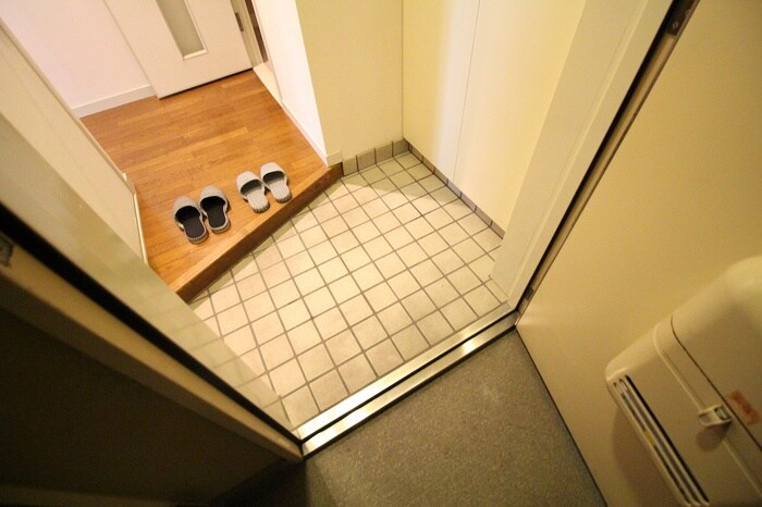 物件内観写真14　(玄関)