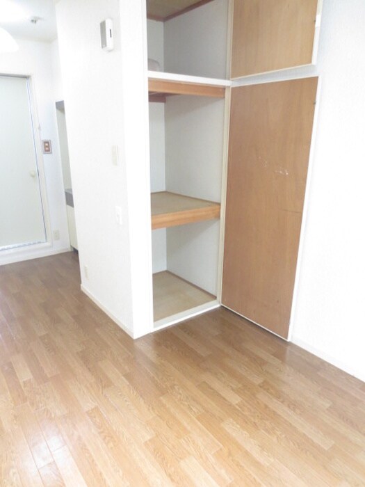 物件内観写真13　(収納)