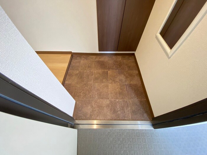 物件内観写真17　(玄関)