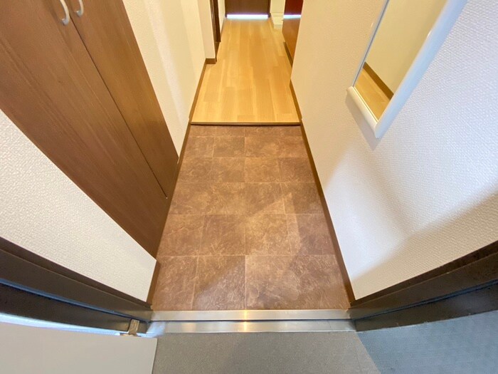 物件内観写真17　(玄関)