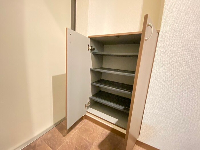 物件内観写真18　(靴箱)