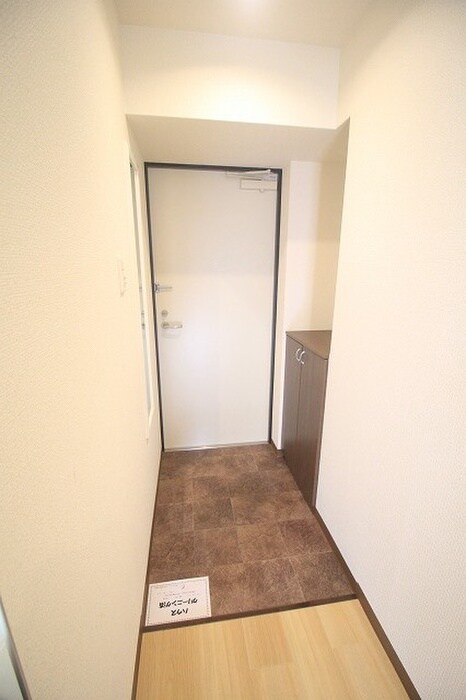 物件内観写真18　(玄関)