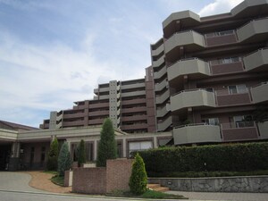 ﾗﾝﾌｫﾙｾ高槻ﾌｫ-ﾘｱ(910)外観写真