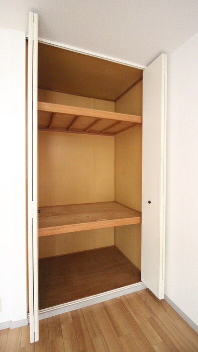 物件内観写真12　(収納)