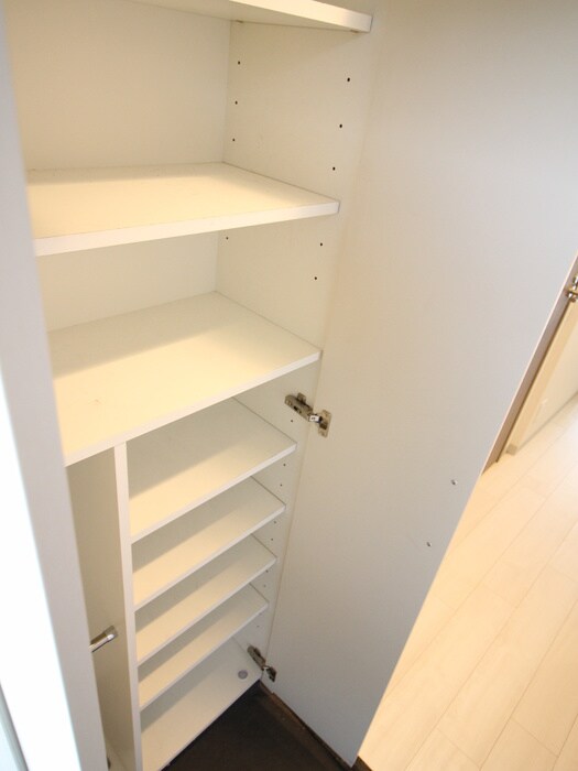 物件内観写真13　(収納)