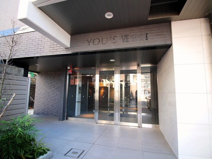 物件外観写真2　(エントランス部分)