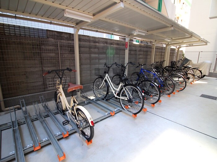 物件外観写真5　(駐輪場)