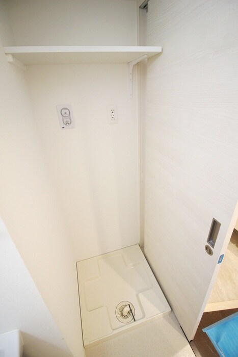 物件内観写真10　(洗濯機置場)