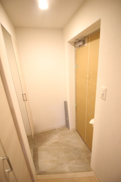 物件内観写真16　(玄関)