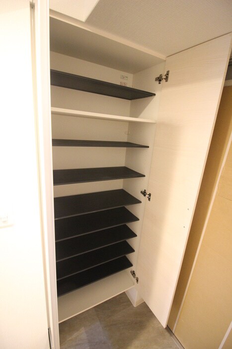 物件内観写真18　(靴箱)