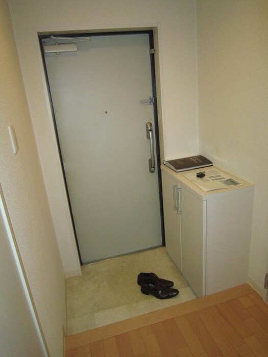 物件内観写真7　(玄関)