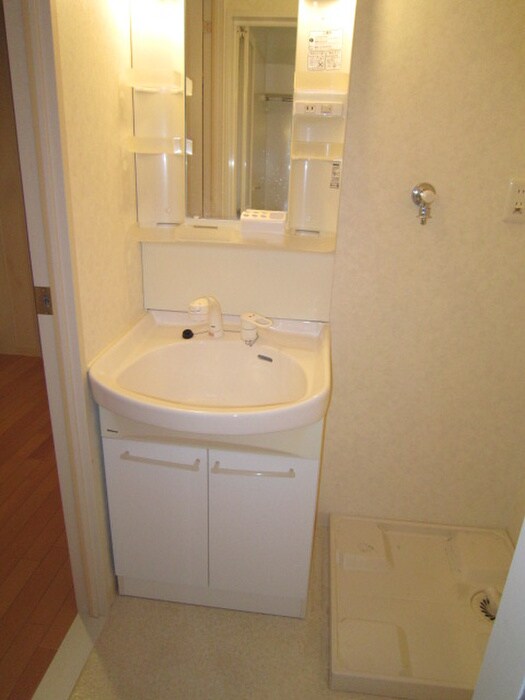 物件内観写真10　(洗濯機置場)