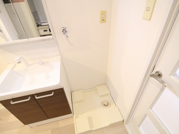 物件内観写真12　(洗濯機置場)