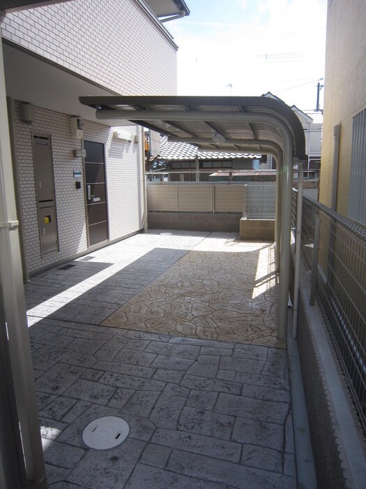 物件外観写真3　(駐輪場)