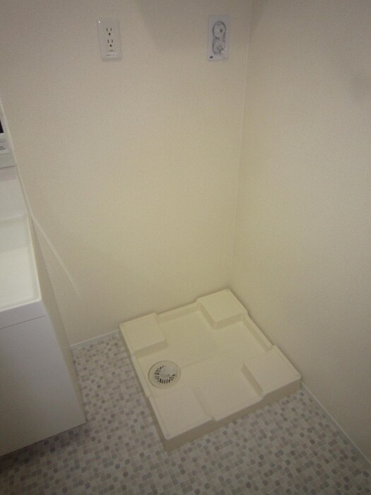 物件内観写真10　(洗濯機置場)