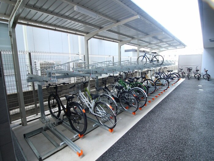 物件外観写真3　(駐輪場)