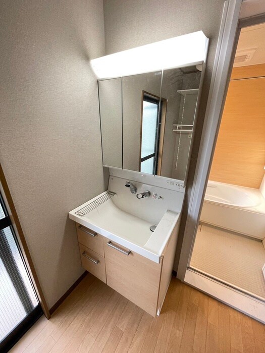 物件内観写真8　(洗面)