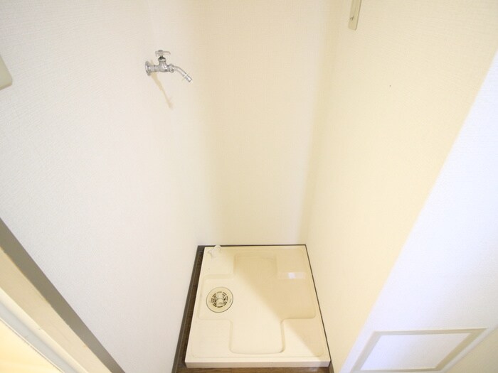 物件内観写真12　(洗濯機置場)