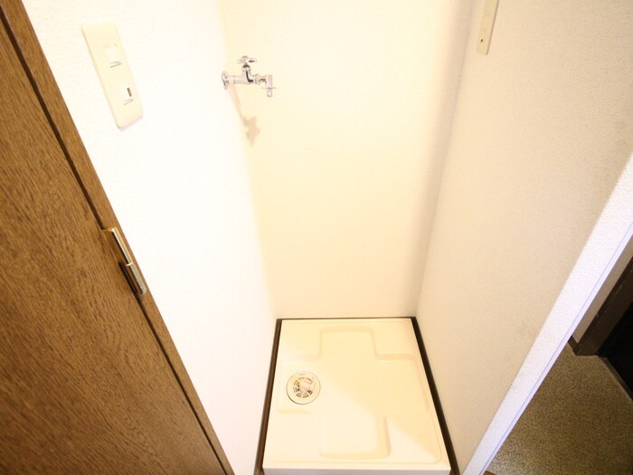 物件内観写真13　(洗濯機置場)