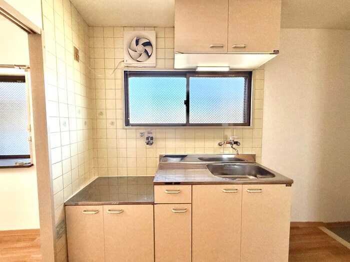 沖町ジュンハイツの居室